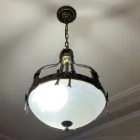 لوستر هشت شاخه و یک دیوارکوب و تکشاخه آشپزخانهای|لوستر و چراغ آویز|شیراز, رازی|دیوار