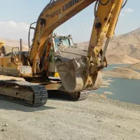 به نام  خدا ۰یه دستگاه بیل مکانیکی بفرش می‌رسد|خودرو سنگین|بروجرد, |دیوار