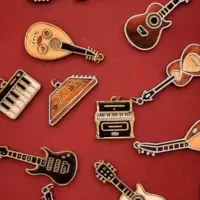 آویز و گردن بند هدیه(گالری تخصصی موسیقی)|بدلیجات|شیراز, شاهچراغ|دیوار