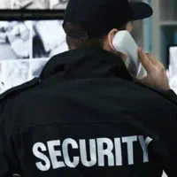 نگهبانی بازنشسته ساختمان