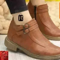 کفش اسپورت زنانه|کیف، کفش، کمربند|شیراز, محراب|دیوار