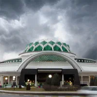 مغازه در الماس شرق دور آبنما