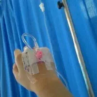 همراه بیمارخانم میشم دربیمارستان