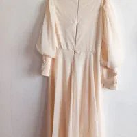 لباس مجلسی|لباس|میانه, |دیوار