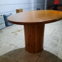 میز ناهارخوری گرد پایه دار،کاملا نو و بدون صندلی