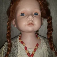 عروسک سرامیکی|کلکسیون اشیاء عتیقه|شاهین‌شهر, شهرک هشت بهشت|دیوار