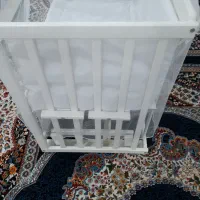 تخت نوزاد کنار مادر تمام چوب و شیک|تخت و صندلی بچه|یزد, |دیوار