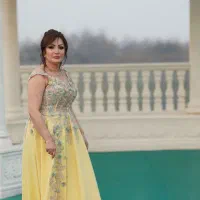 لباس مجلسی در حد نو فقط ۴ ساعت پوشیده شده رنگ سال