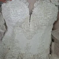 لباس عروس|لباس|رباط‌کریم, الارد|دیوار