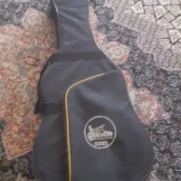 کیف حمل گیتار خیلی محکم