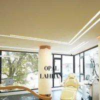 استخدام منشی و ادمین در کلینیک زیبایی لاهیجان|استخدام درمانی، زیبایی، بهداشتی|لاهیجان, شیشه گران|دیوار