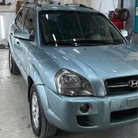 توسان ۲۰۰۸ فول کامل بسیار تمیز ۲ لکه جزئی رنگ دارد