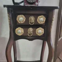 تلفن و میز تلفن