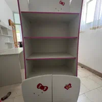 کمد میز ارایش کتابخانه کودک نو و تمیز جنس مرغوب|تخت و سرویس خواب|اصفهان, شمس آباد|دیوار