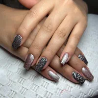 ارائه انواع خدمات ناخن
