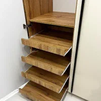 کارگر کابینت کاری وارد