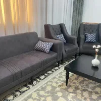 فروش مبل و جلو مبلی و ۲عدد عسلی ست (کاملا سالم)