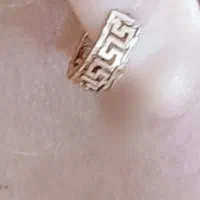 یه لنگه گوشواره طلا گم کردم