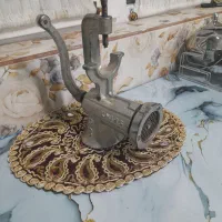 چرخ گوشت دستی قدیمی