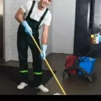 نظافت حیاط وراه پله