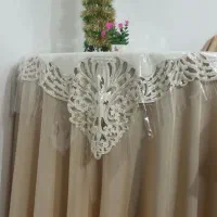 میز گرد با وسایلش