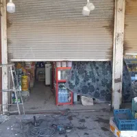 در مغازه کرکره