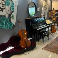 پیانو آکوستیک بسیار تمیز و سالم