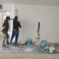 کارگر وردست نقاشی ساختمان