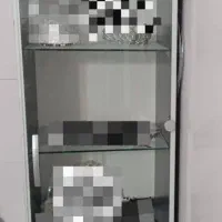 ویترین و کتابخانه