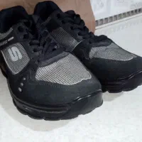 یک جفت کفش مردانه نو