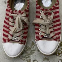 کتونی اورجینال دخترانه سایز۳۸/۳۹