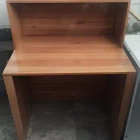 میز پیشخوان و تحریر بسیار تمیز