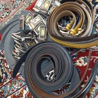 تعداد زیادی کمربند|کیف، کفش، کمربند|رشت, پل تالشان|دیوار