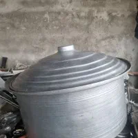 دیگ روی خیلی بزرگ