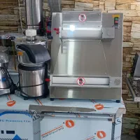 خمیر پهن کن تپان زن نانوایی