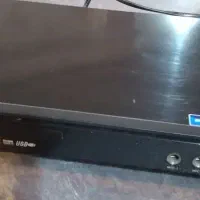 یک دستگاه DVD مارک CONCORD با کنترل وفلش خور