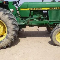 تراکتور جاندیر 2040