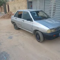 پراید نقره‌ای مدل ۸۵