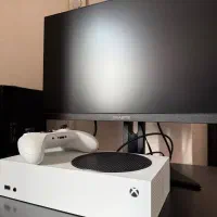 به همراه مانیتور و میز Xbox series S