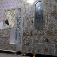 در حد نو  کمد لباس -آرایش