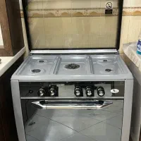 فروش گاز پنج شعله طرح فر فندک دار در حد نو