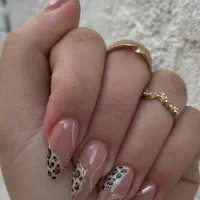 کاشت ناخن رایگان