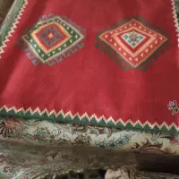 رومیزی قدیمی به ابعاد۹۰در۸۵وکاورکوسن ۴۰در۴۰