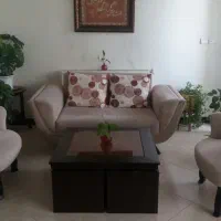 مبل راحتی و میز