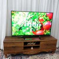 تلوزیون ال جی ۴۷ اینچ و میز تلوزیون