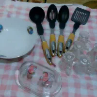 تعدادی ظرف