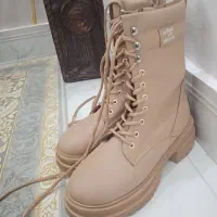 پوتین جنس خوب فقط یکبار پوشیده شده