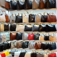 کیف زنانه بعلت جمع کردن مغازه