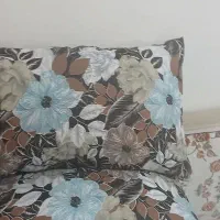 بالشت نو و تمیز