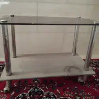 میز شیشه ای و میز تلویزیون و تلویزیون ۲۵اینچ سونی